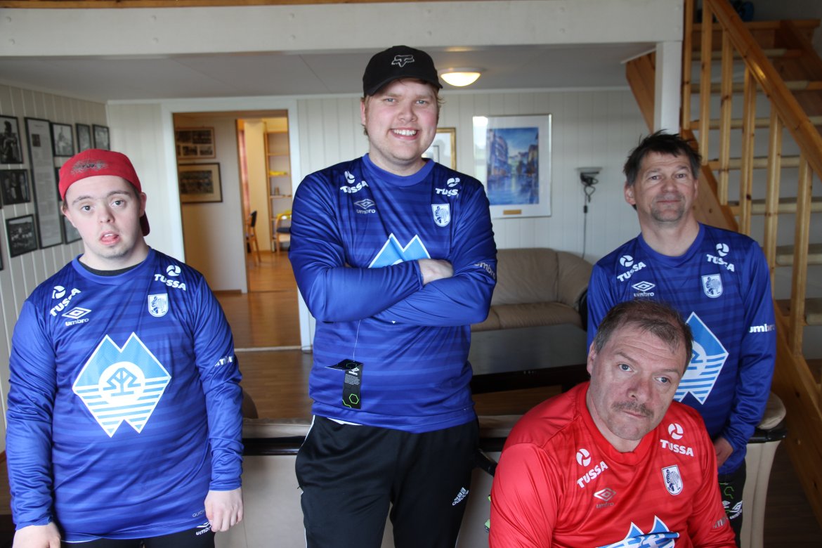 Hødd United med nye drakter / Hødd