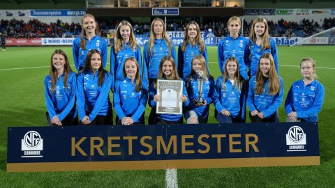 Hødd J14 Krinsmeistrar